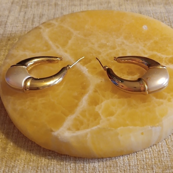 Gold Tone and Cream Post Pierced Earrings - Picture 2 of 6